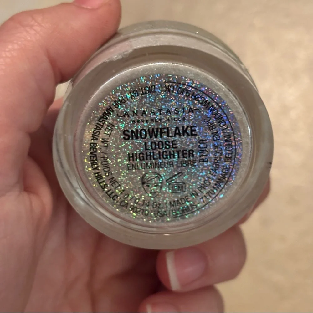 Anastasia Beverly Hills Loose Highlighter in Snowflake
